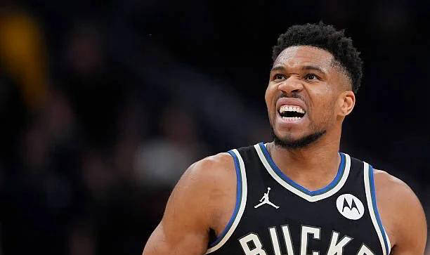 游官网主页-包含字母哥在SKT比赛中晋级集结日亚特兰大造点机会，风云突变迈阿密热火集结日绝杀压哨瞬间刷屏的词条